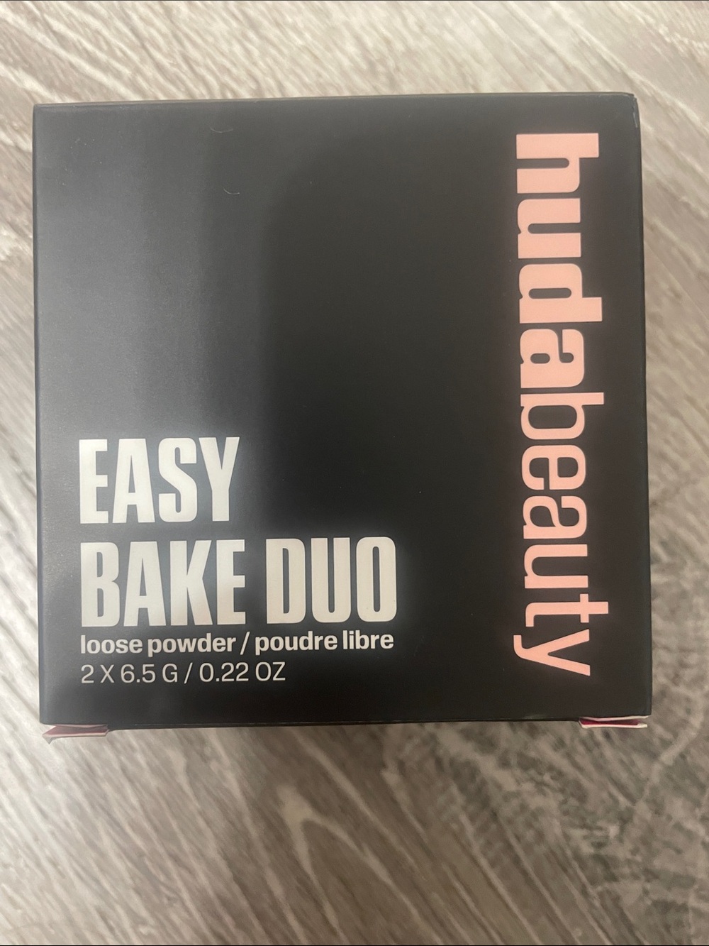 NWT HUDA BEAUTY Easy Bake Duo Loose Powder - Black & Pink Text